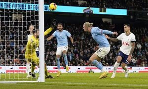 Manchester City remonta al Tottenham y acosa al Arsenal - Fútbol Internacional - ABC Color