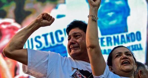 La Nación / Al grito de “asesinos” piden justicia para Fernando