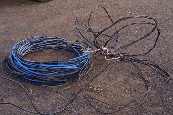 Detienen a dos hermanos por hurto de cables – Diario TNPRESS