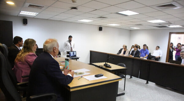 Sale de la cárcel el exministro condenado por desvío de G. 68.000 millones en el MAG - Radio Imperio