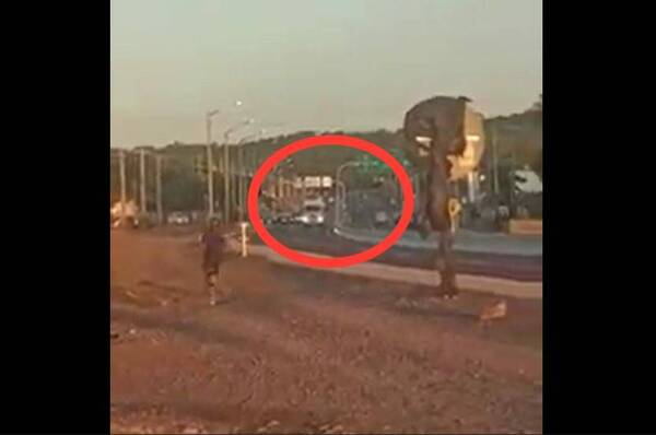 [VIDEO] Con bocinazos y pañuelo blanco evitan tragedia en la “bajada de la muerte”