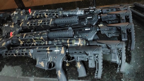 Incautan en Brasil arsenal de armas en camiones con placa paraguaya - Noticias Paraguay