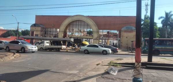 Demolición y nuevo super en Capiatá