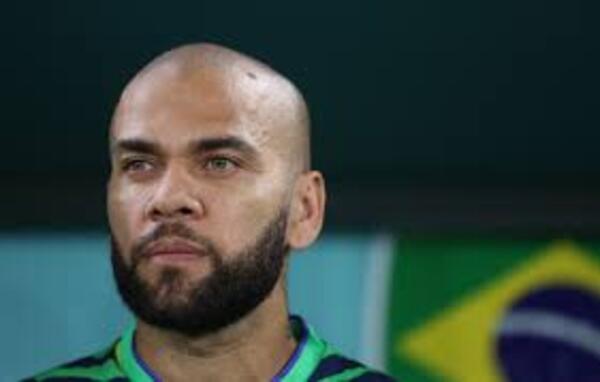 Detuvieron a Dani Alves por presunta agresión sexual a una mujer en Barcelona