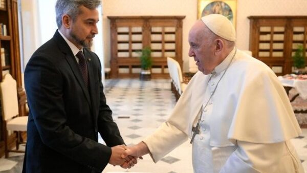 Mario Abdo Benítez y el Papa dialogaron sobre la lucha contra la pobreza y las desigualdades