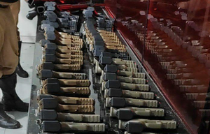 Incautan en Brasil arsenal de armas en camiones con placa paraguaya - Noticiero Paraguay