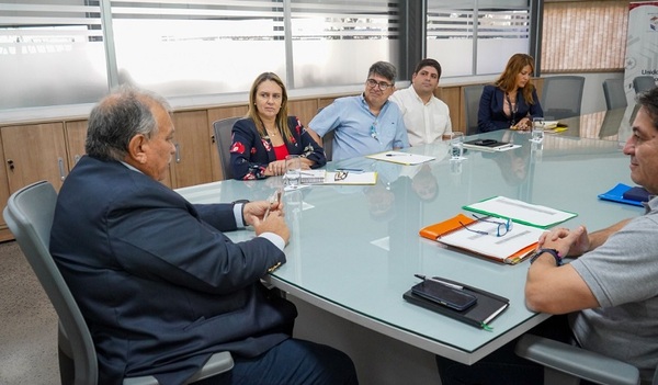 Rocío Vallejo destaca acompañamiento de funcionarios electorales para cumplir con rendición de gastos de campaña