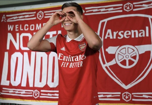 Leandro Trossard deja el Brighton y ficha por el Arsenal, líder de la Premier League