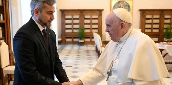 Visita a Roma: Francisco regaló a Abdo un azulejo de mayólica con la imagen de San Pedro - Radio Imperio
