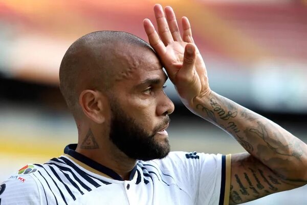 Prisión sin fianza para Dani Alves por presunta violación - Fútbol Internacional - ABC Color