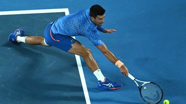 Un Djokovic a medias supera con facilidad a Dimitrov