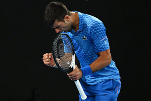A pesar de su lesión, Djokovic derrota a Dimitrov y está en octavos del Abierto de Australia