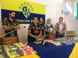 Vamos Encarnación!! Jugadores reciben atuendos con miras al Campeonato Nacional de Handball