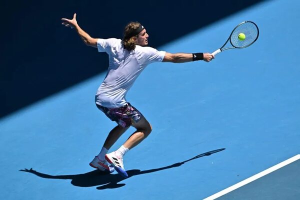 Tsitsipas-Sinner y Swiatek-Rybakina, duelos más atractivos del domingo en Melbourne - Tenis - ABC Color