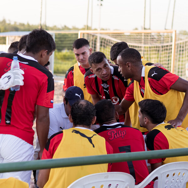 Libertad apabulló a Luqueño y está en semifinales de la Superliga de fútbol playa