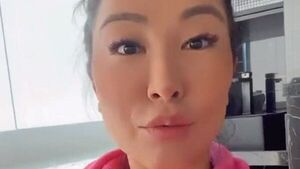 Influencer de CDE desata críticas tras denuncia de su empleado