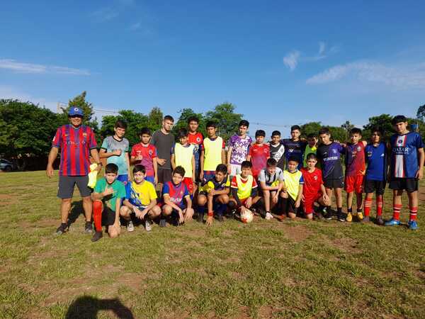 Esc. de Fútbol del Pettirossi da sus frutos con destacados futbolistas a nivel nacional e internacional