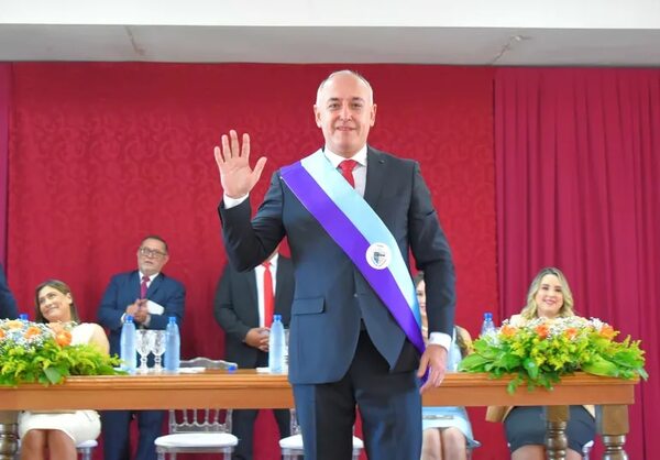 Asume nuevo gobernador de Guairá, por siete meses - Política - ABC Color