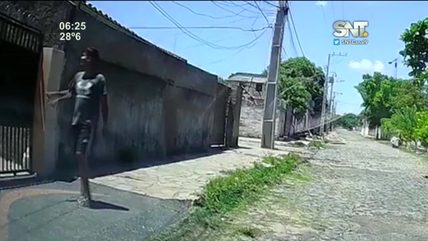 Grabó cuando lo asaltaban - SNT
