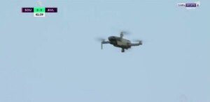 Dron paraliza partido en la Premier League