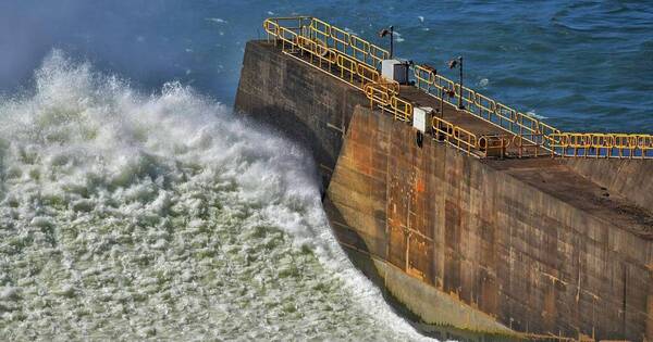 La Nación / Compuertas abiertas de Itaipú: espectáculo se extenderá por una semana más