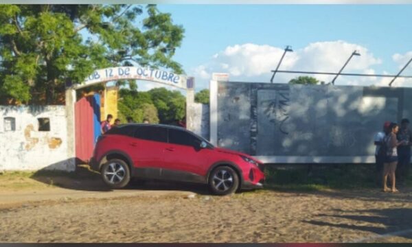 Ka’ucho protagonizó accidente frente a a un club de San Bernardino