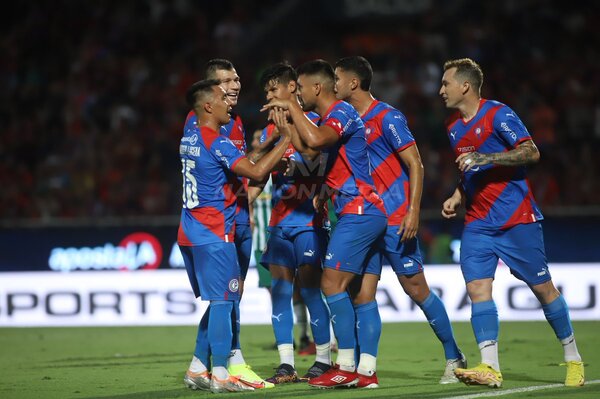 Diario HOY | Cerro triunfa en la Noche Azulgrana