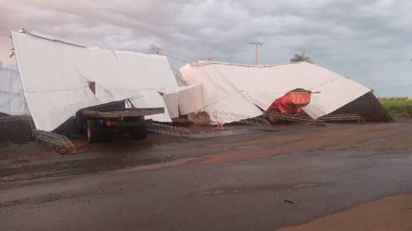 TINGLADO SE DESTROZÓ TRAS TORMENTA EN TOMÁS R. PEREIRA - Itapúa Noticias