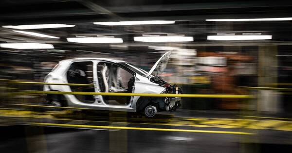 La Nación / Nissan y Renault buscan remodelar su alianza