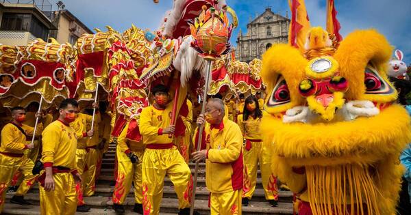 La Nación / En pleno festejo del Año Nuevo Lunar, China reporta 13.000 muertes por covid