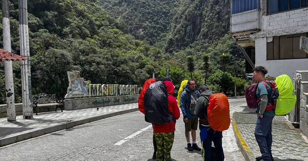 La Nación / Perú: rescatan a 400 turistas varados en Machu Picchu por protestas