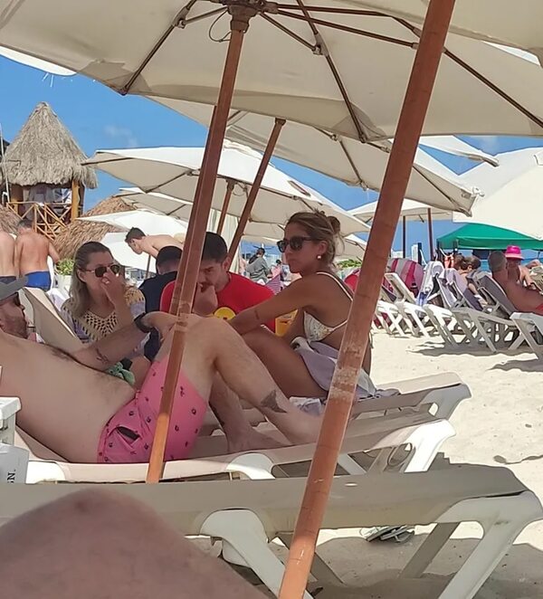 “Nenecho” disfruta de las playas de Cancún mientras Asunción se derrumba - Nacionales - ABC Color