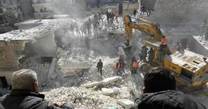 La Nación / Dieciséis muertos al colapsar un edificio en Siria