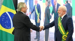 Lula viaja este domingo a Argentina en su primera visita oficial bajo su actual presidencia - .::Agencia IP::.