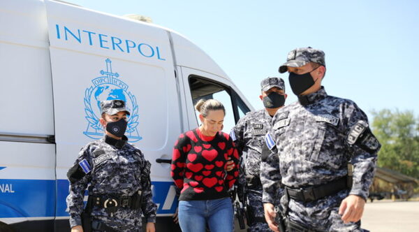 Colombia detiene a sospechosa del asesinato de fiscal Pecci expulsada de El Salvador