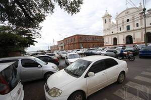 Dueños frentistas no pagarán por estacionar frente a sus casas | 1000 Noticias