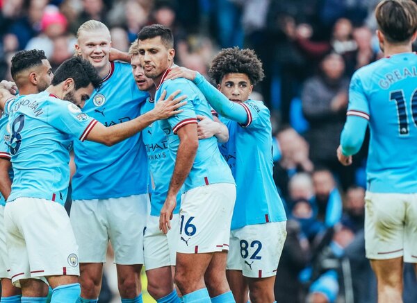 Manchester City presiona al Arsenal con hat-trick de Haaland