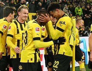 Dortmund venció al Augsburgo en un partido y además festejó el regreso de Haller