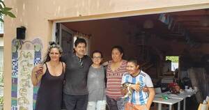 La Nación / Padres de Fernando Báez Sosa donan alimentos a comedores por el aniversario del crimen de su hijo