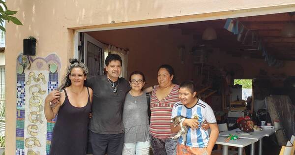 La Nación / Padres de Fernando Báez Sosa donan alimentos a comedores por el aniversario del crimen de su hijo