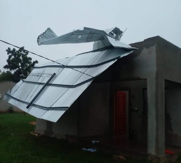 Temporal causa destrozos en Capiibary - Nacionales - ABC Color