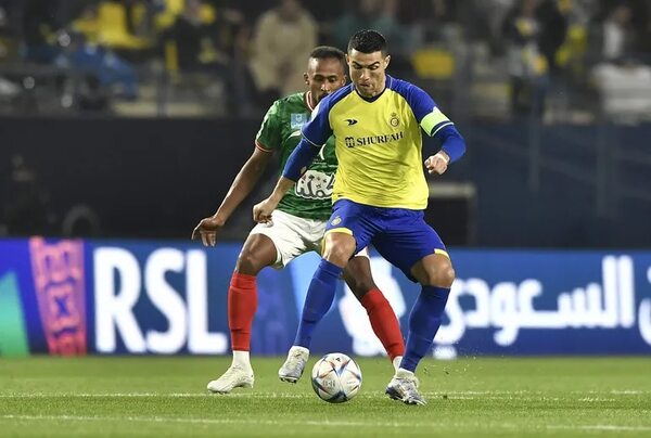 Cristiano Ronaldo debuta con una victoria en la Liga de Arabia Saudí - Fútbol Internacional - ABC Color