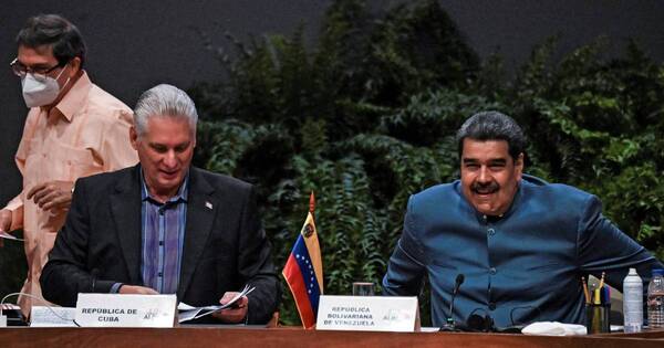 La Nación / Argentina: disputa por presencia de presidentes de Cuba y Venezuela en Celac