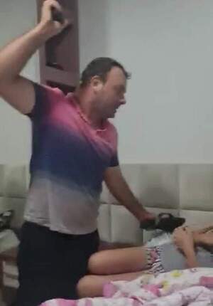 Rapai atolondrado garroteó a su doña y a tres retoños, y avei agredió al personal policial - La Clave