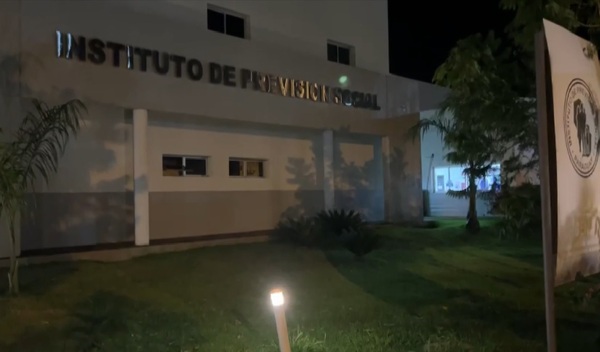 ¡De terror! Pensaron que estaba intoxicada pero en realidad recibió un balazo - trece