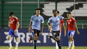 Uruguay aplasta a Chile en su debut