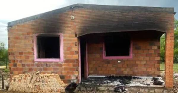 La Nación / Un hombre quemó la casa de su expareja en Emboscada