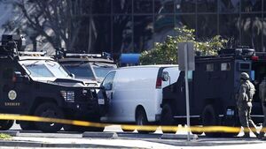 Hallan muerto a presunto autor del tiroteo cerca de Los Ángeles