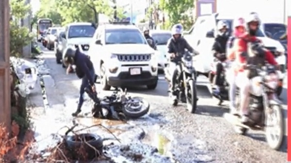 Calamitosos baches sobre avenida Mcal. López siguen sin solución - Noticias Paraguay