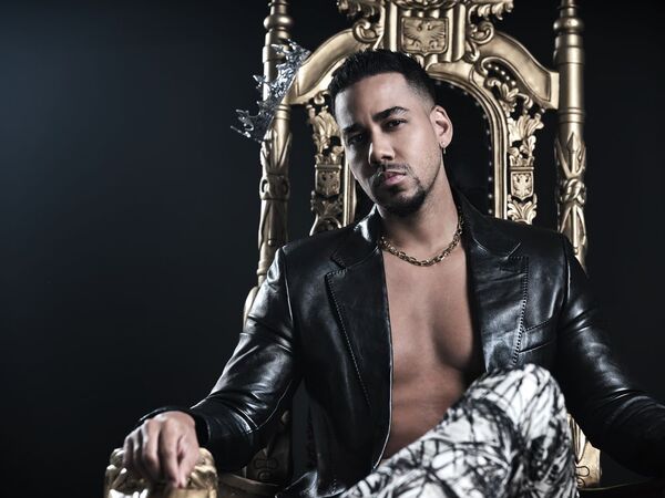 Romeo Santos presenta el videoclip de “Solo Conmigo”